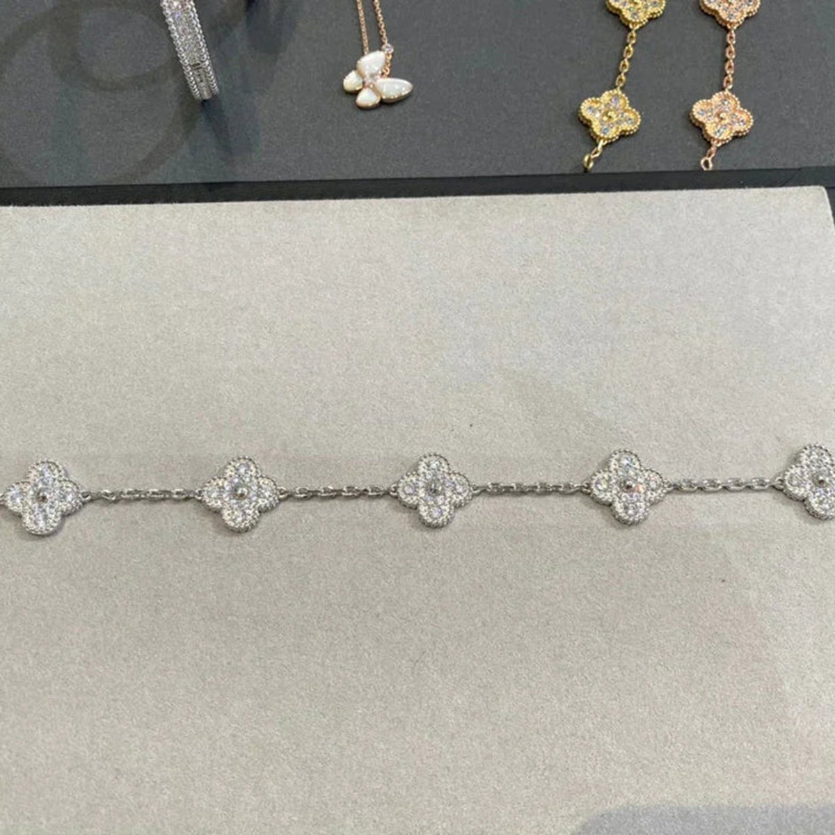 [Angela Jewelry] CLOVER 5 MOTIF FULL DIAMOND BRACELET COLLECTION