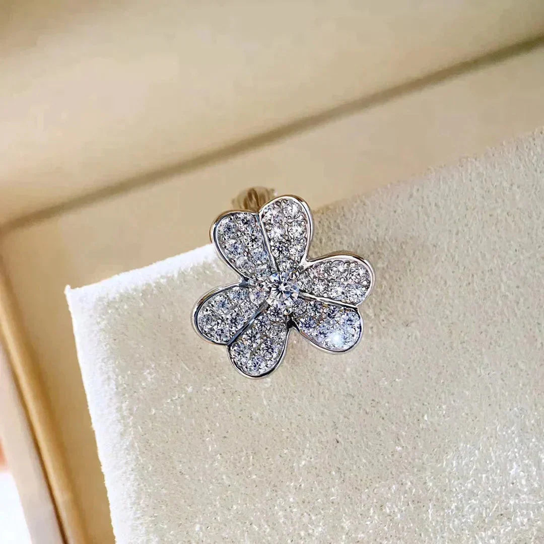 [アンジェラジュエリー]クローバー コモス ダイヤモンド イヤリング シルバー