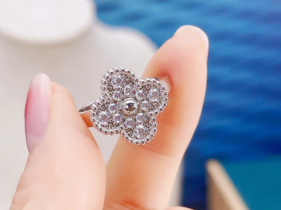 [アンジェラジュエリー]クローバーダイヤモンドリング