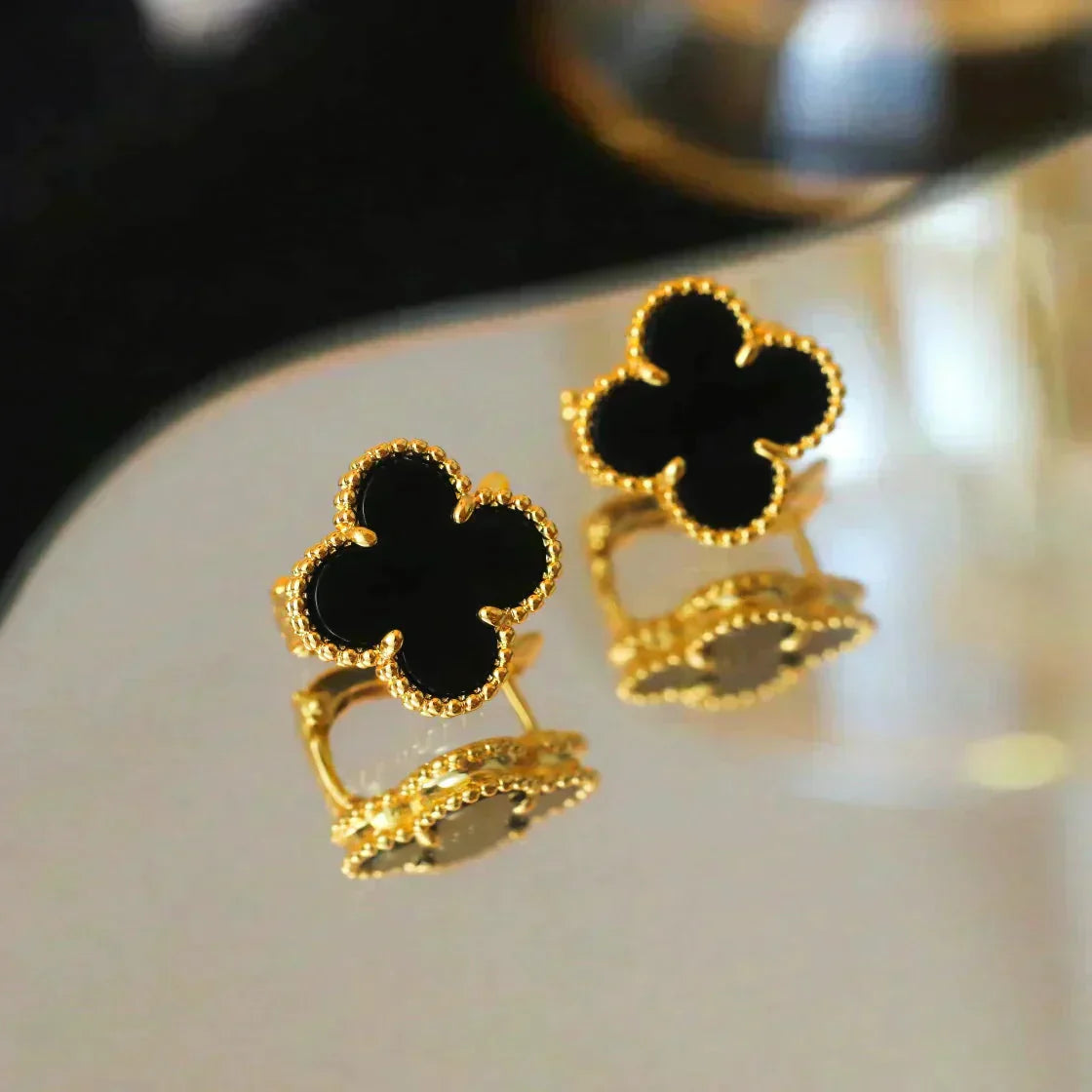 [アンジェラジュエリー]クローバー ミディアム 1モチーフ オニキス スタッドピアス