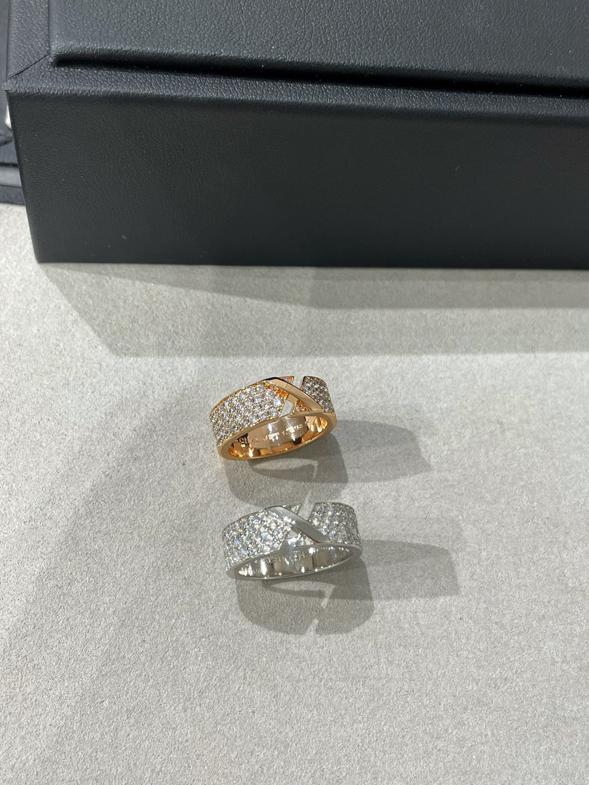 [Angela Jewellery]LIENS EVIDENCE  DIAMOND PAVED RING