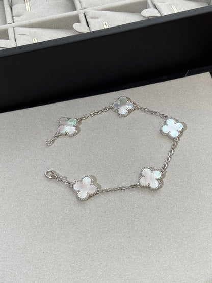 [アンジェラジュエリー]クローバー シルバー モップ 5モチーフ ブレスレット