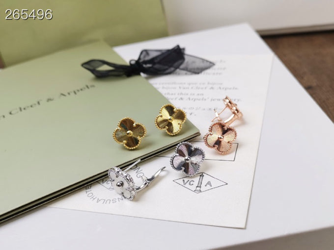 [アンジェラジュエリー]クローバー ミディアム スタッドピアス