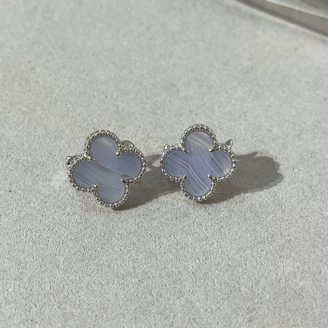 [アンジェラジュエリー]クローバーカルセドニーシルバースタッドピアス
