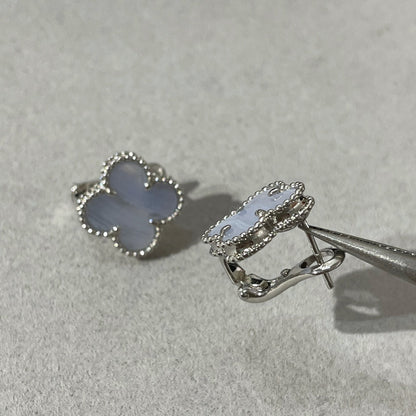 [アンジェラジュエリー]クローバーカルセドニーシルバースタッドピアス