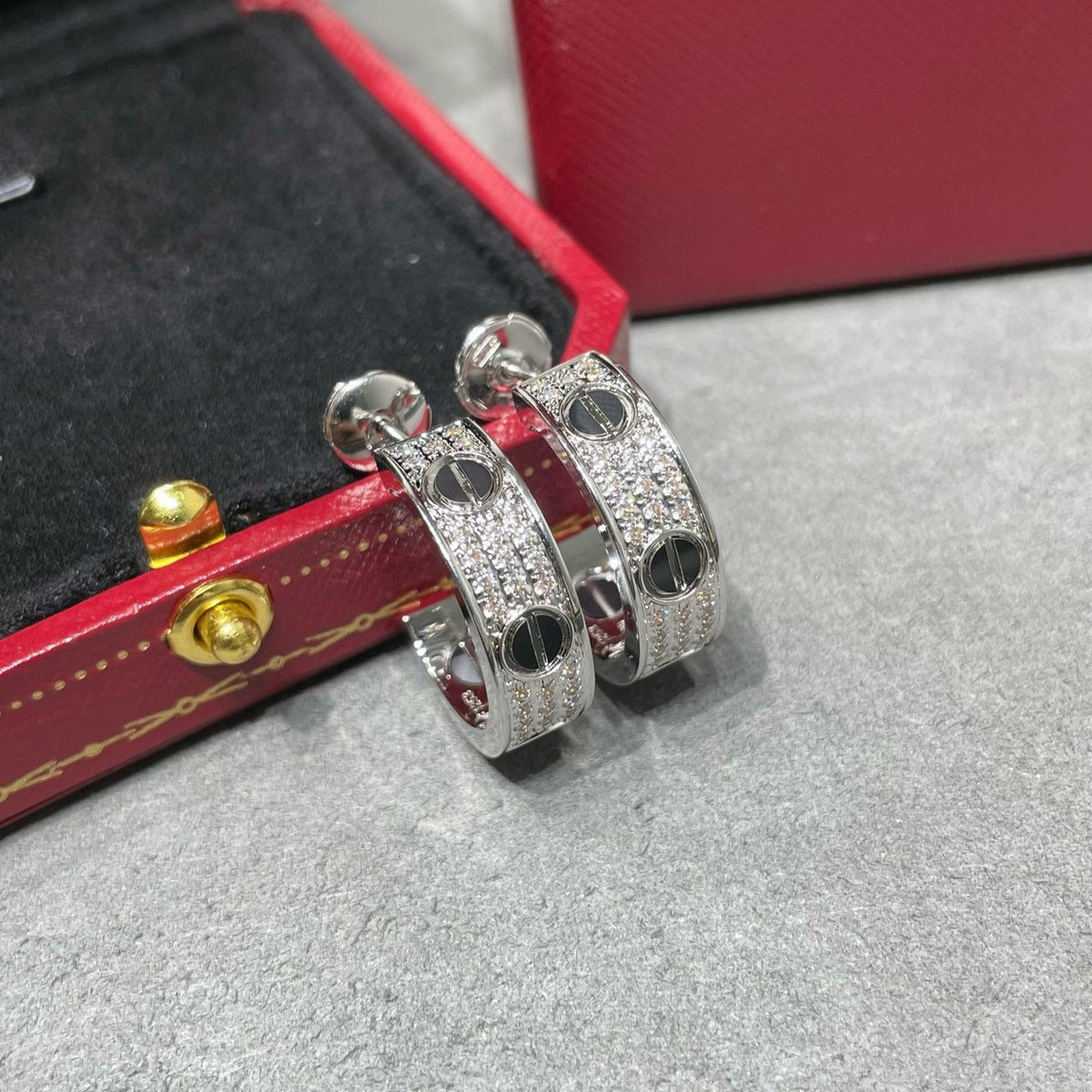 [アンジェラジュエリー]ラブ セラミック ダイヤモンド パヴェ シルバー イヤリング