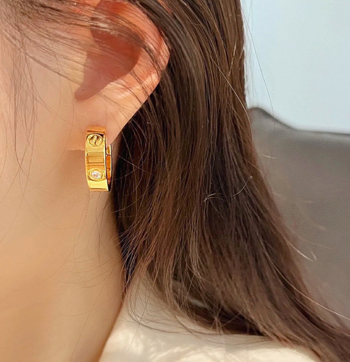 [アンジェラジュエリー]LOVE 5.5mm 1ダイヤモンドピアス