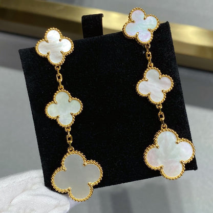 [アンジェラジュエリー]クローバーモップ 3モチーフ ゴールドピアス