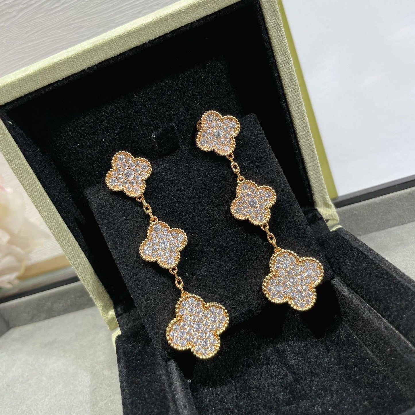 [アンジェラジュエリー]クローバー 3モチーフ ダイヤモンドパヴェ ローズゴールド イヤリング