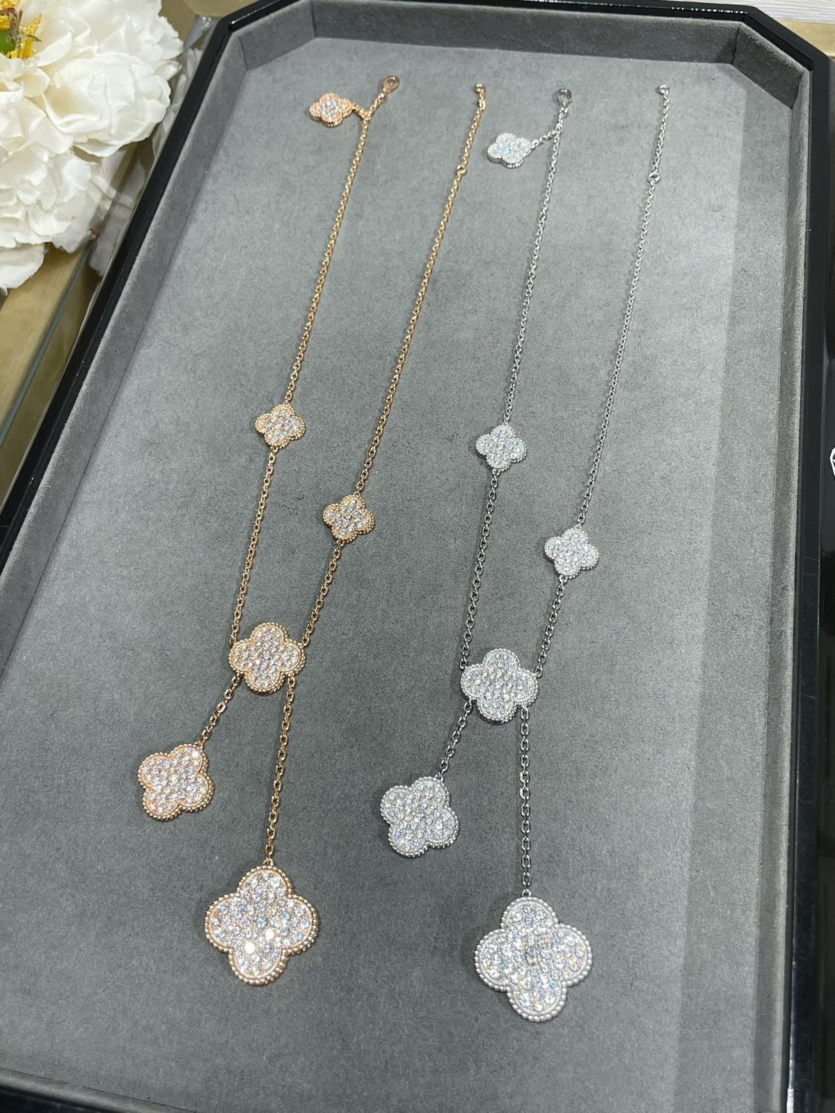 [アンジェラジュエリー]クローバー 6モチーフ ダイヤモンドパヴェネックレス