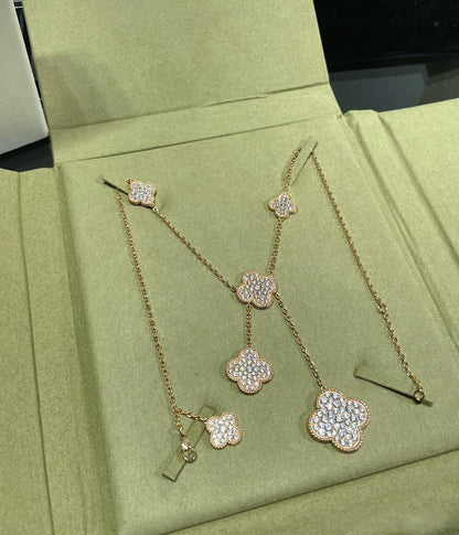 [アンジェラジュエリー]クローバー 6モチーフ ダイヤモンドパヴェネックレス