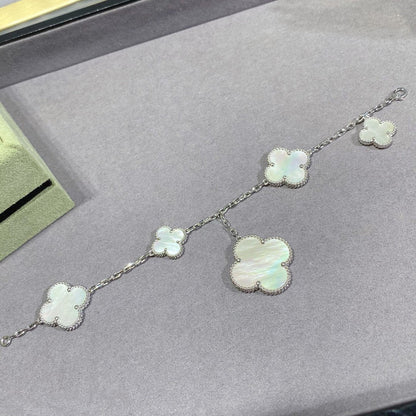 [アンジェラジュエリー]クローバー5モチーフ ホワイトモップ シルバーブレスレット