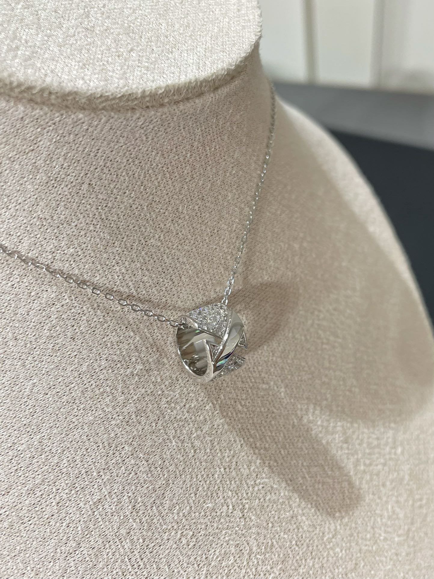 [Angela Jewellery]LIENS EVIDENCE DIAMOND PAVED NECKLACE
