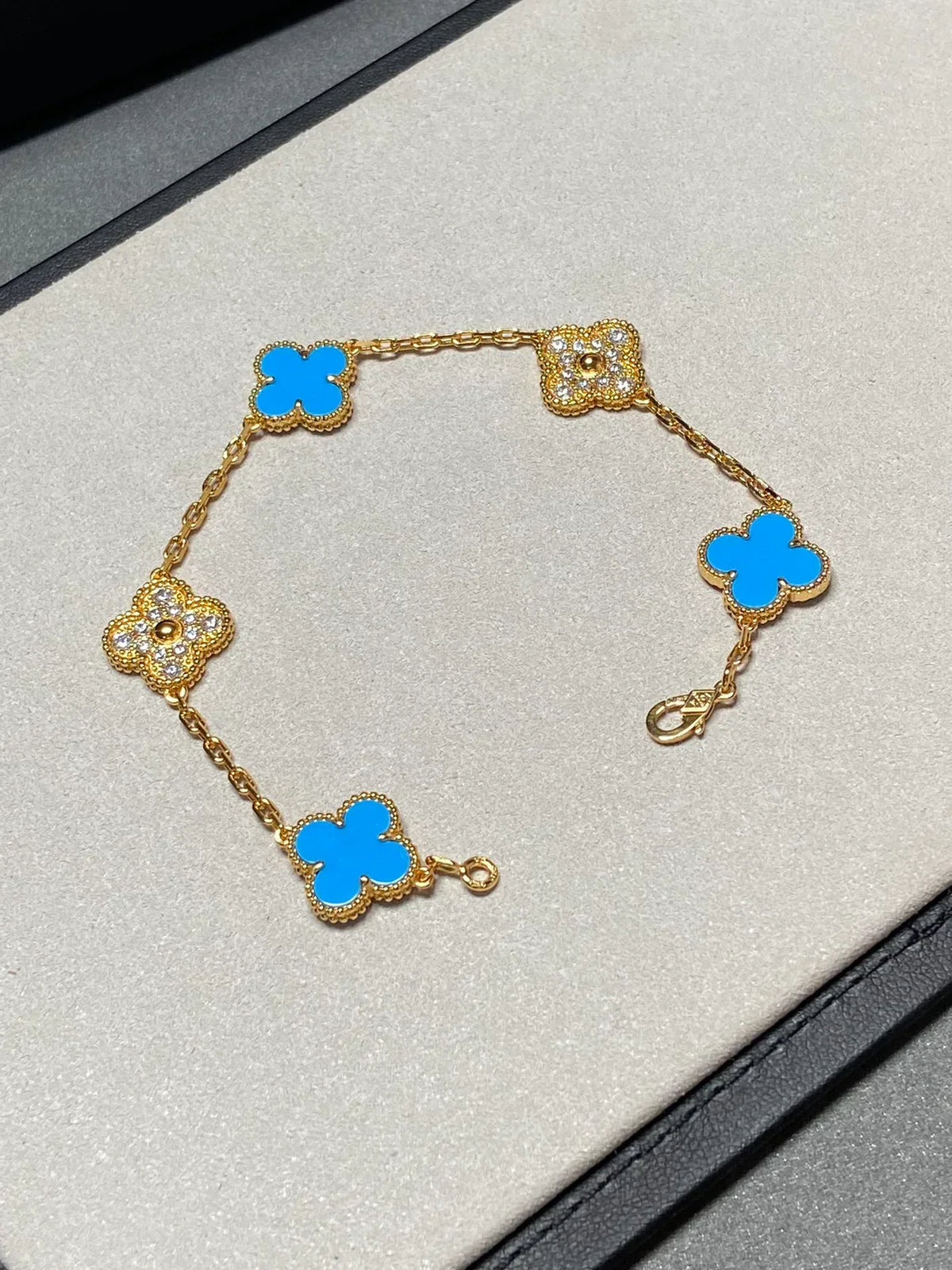 [Angela Jewelry] CLOVER 5 MOTIF BLUE AGATE BRACELET COLLECTION