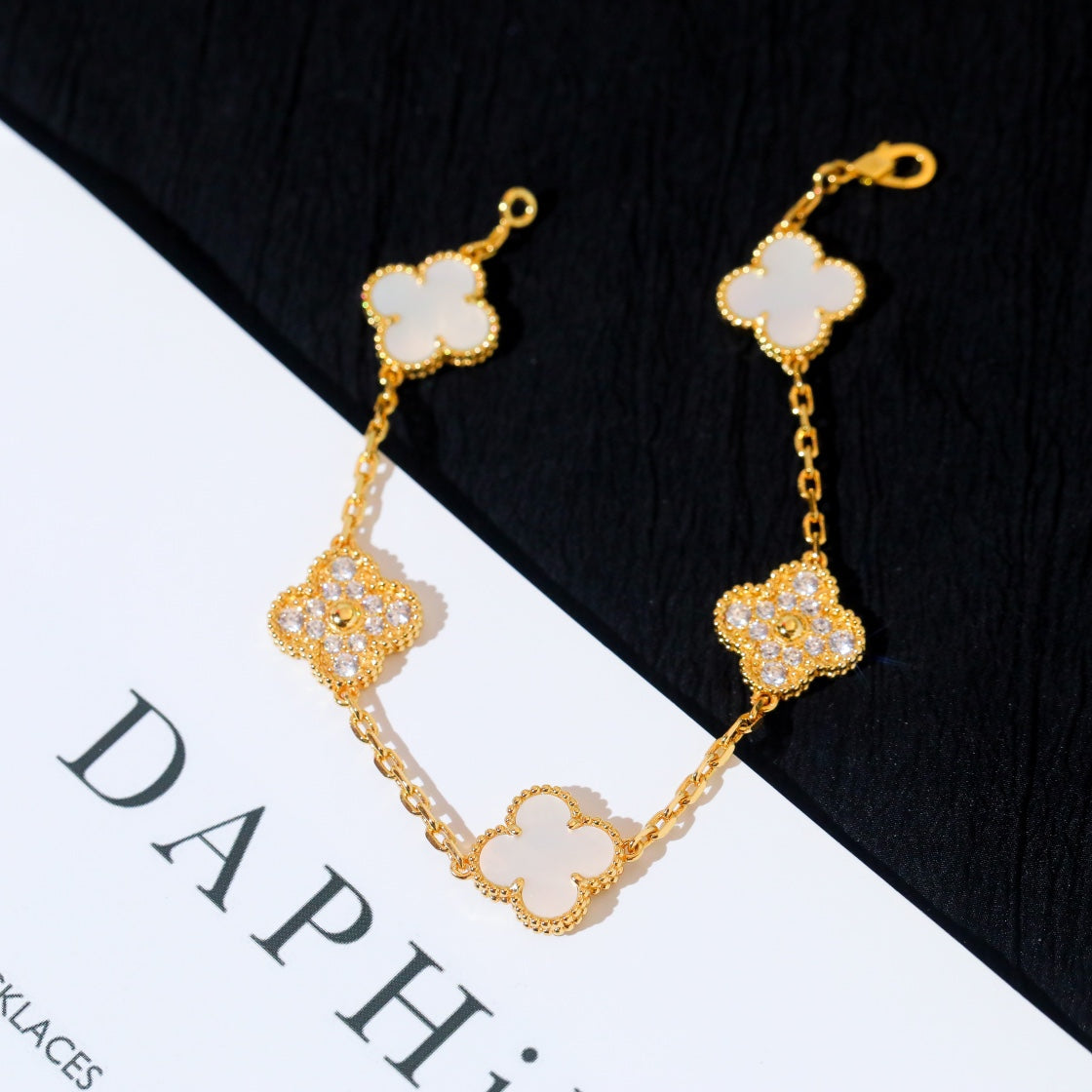 [Angela Jewellery]CLOVER BRACELET 5 MOTIF WHITE MOP DIAMOND