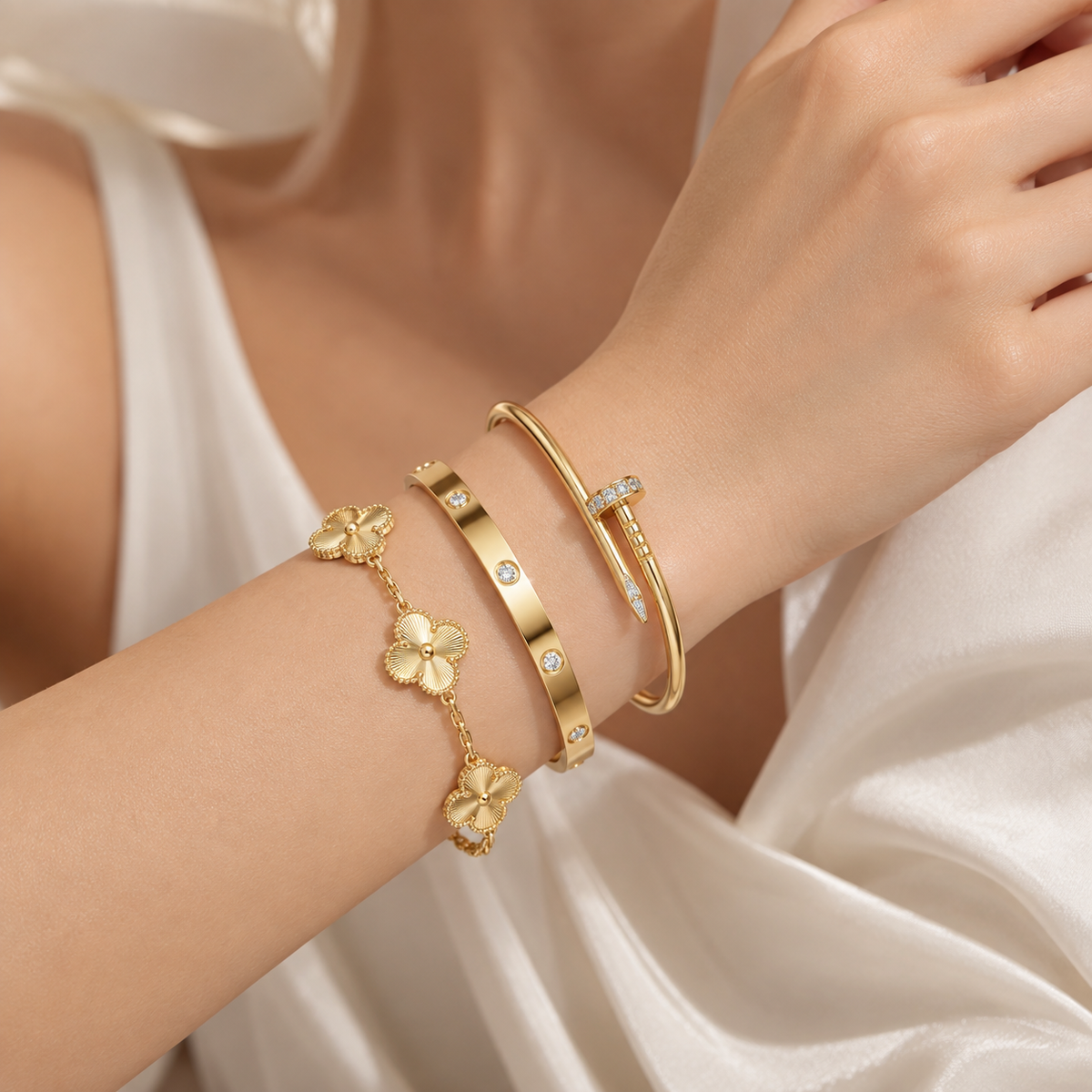 [Angela Jewelry] CLASH & Clover Laser 5-Motif & LOVE Brushed Bracelet Stack Set