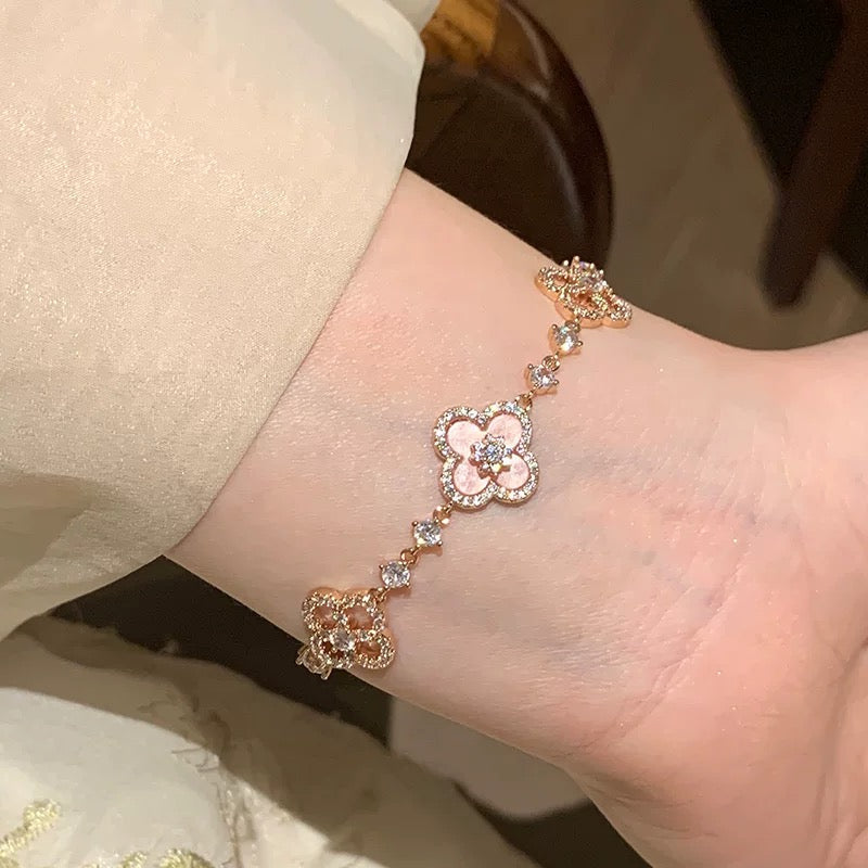 [Angela Jewelry]CLOVER 5 MOTIF PINK BLUE RED WHITE BRACELET