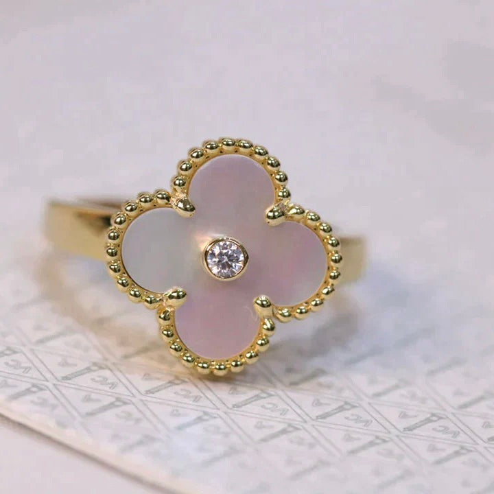 [アンジェラジュエリー]クローバー ピンク モップ リング ゴールド ダイヤモンド