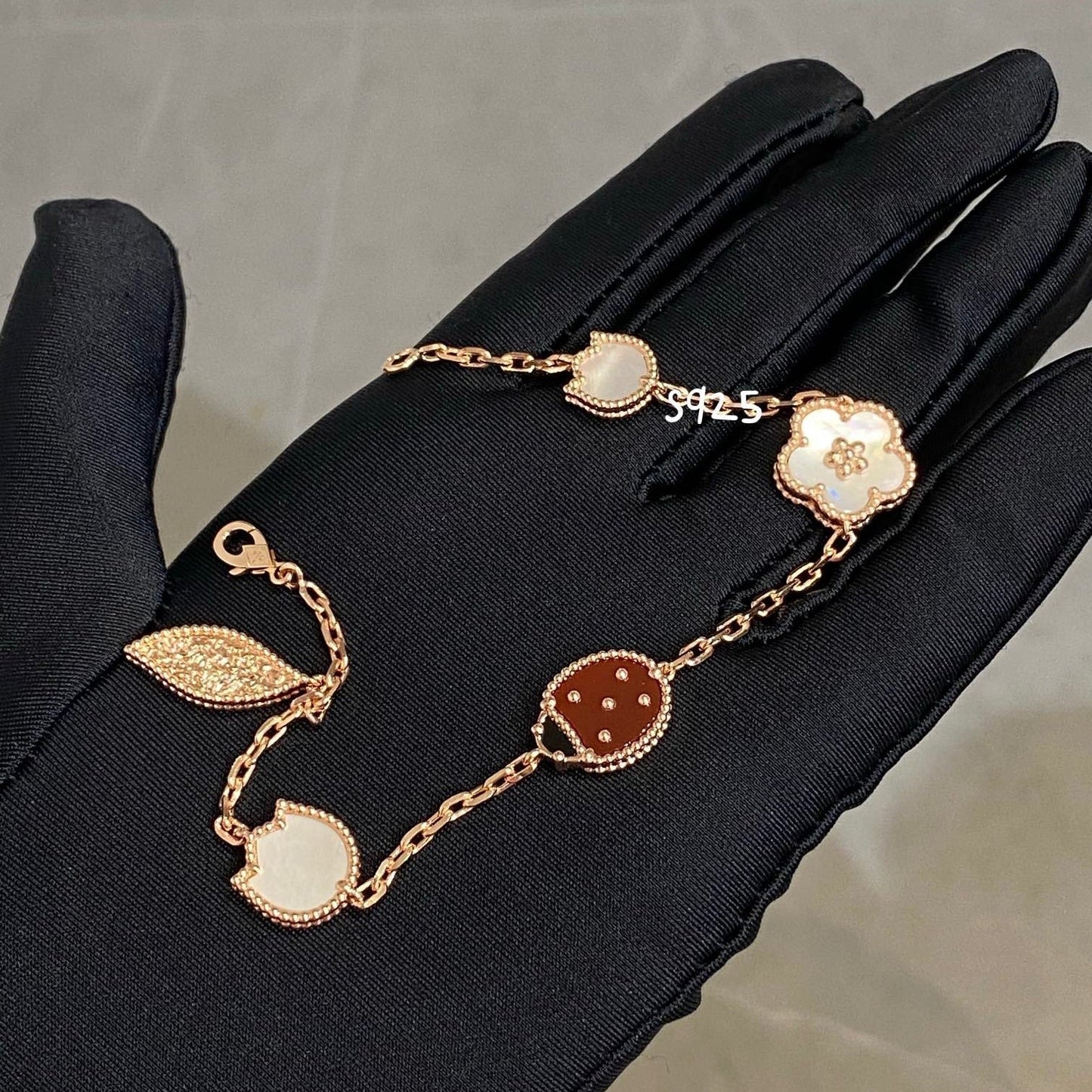 [アンジェラジュエリー]ラッキースプリング 5モチーフブレスレット
