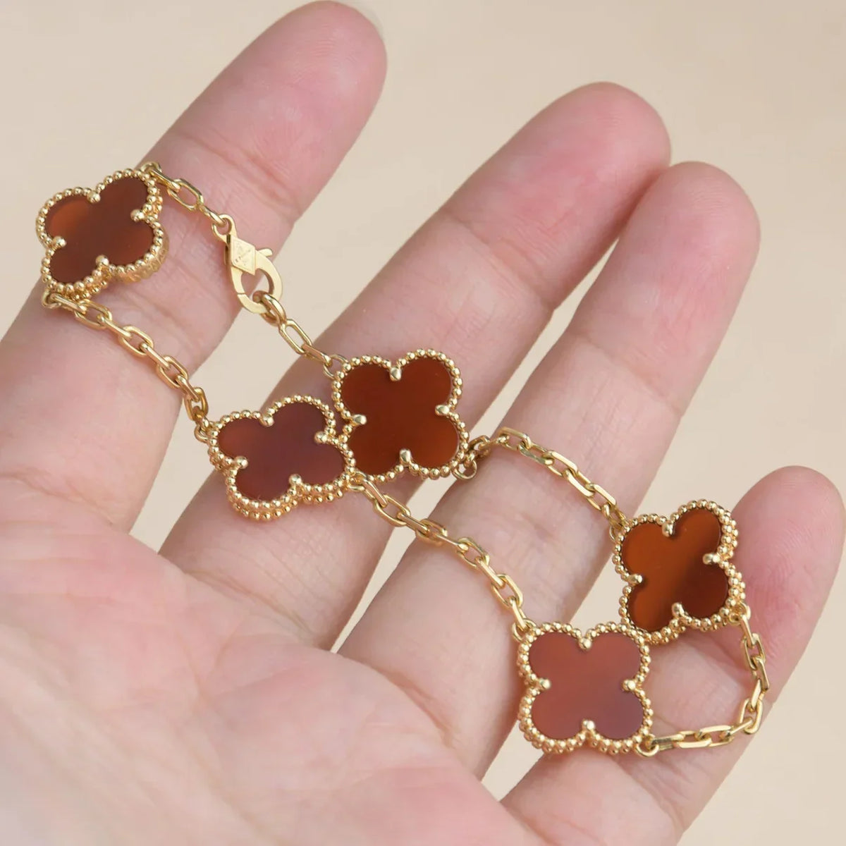 [Angela Jewelry] CLOVER 5 MOTIF RED CORNELIAN BRACELET COLLECTION