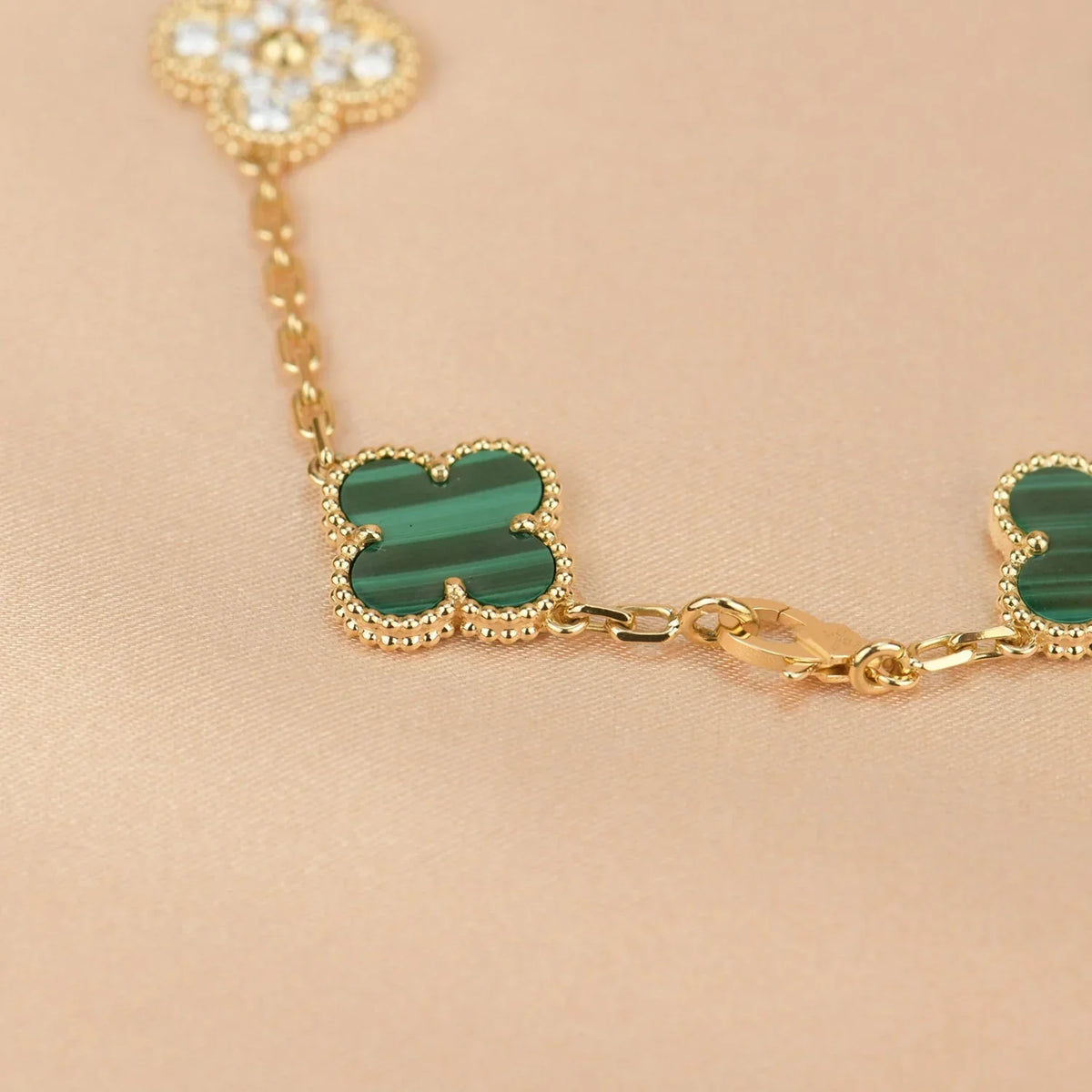 [Angela Jewelry] CLOVER 5 MOTIF MALACHITE BRACELET COLLECTION