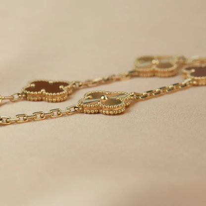 [Angela Jewelry] CLOVER 5 MOTIF RED CORNELIAN BRACELET COLLECTION