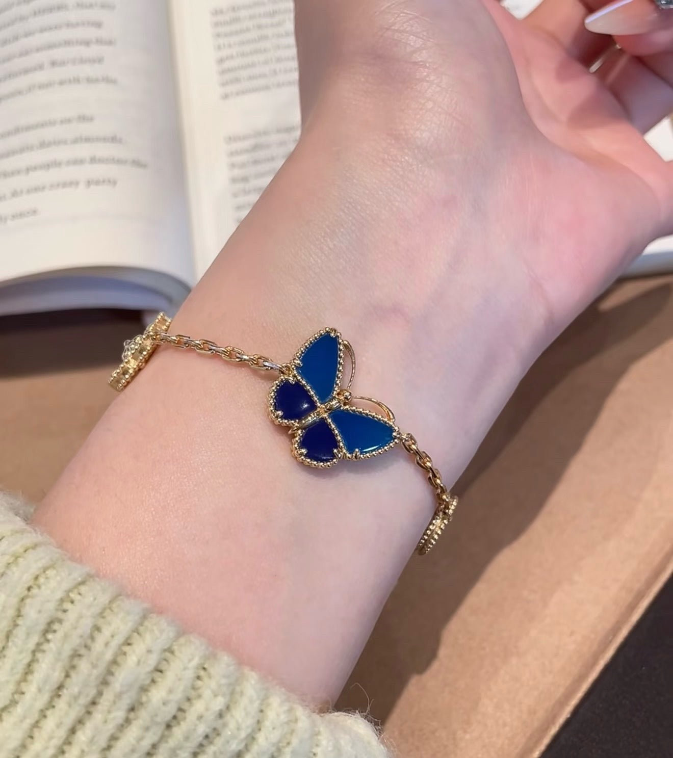 [Angela Jewelry]LUCKY SPRING BUTTERFLY 5 MOTIF BRACELET