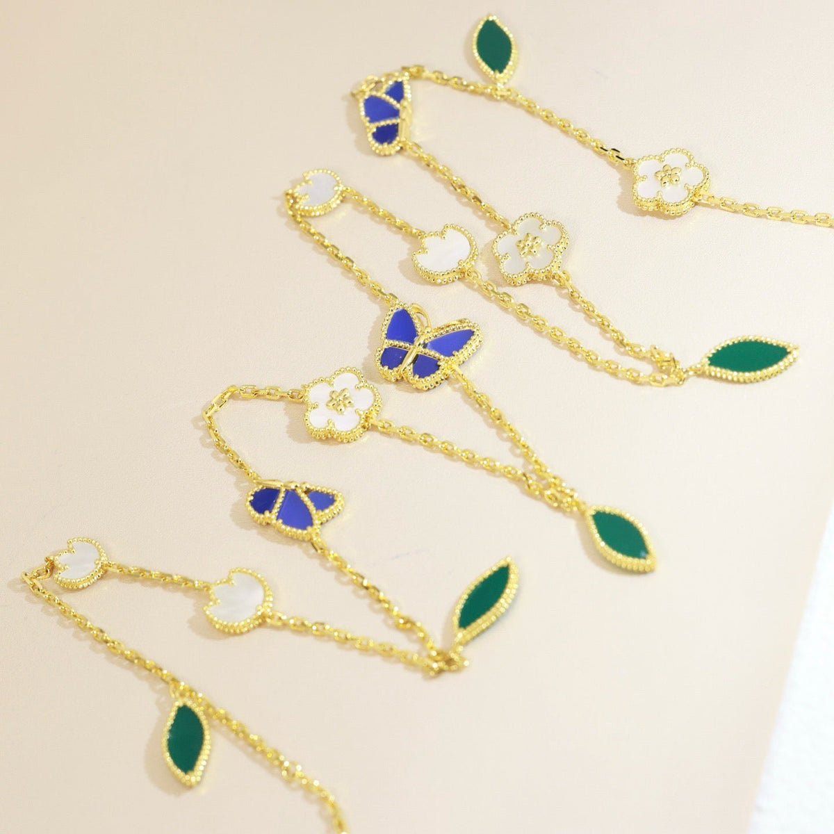 [Angela Jewelry]LUCKY SPRING BUTTERFLY 15 FLOWER NECKLACE