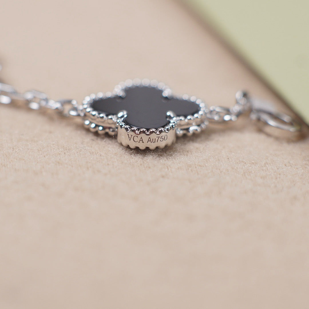 [Angela Jewellery]CLOVER 5 MOTIF ONYXS  BRACELET SILVER