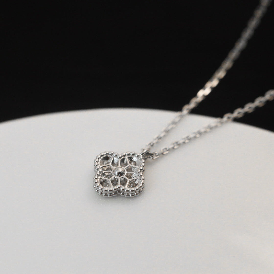 [アンジェラジュエリー]クローバー ミニ 9.5mm ペンダント ダイヤモンドネックレス