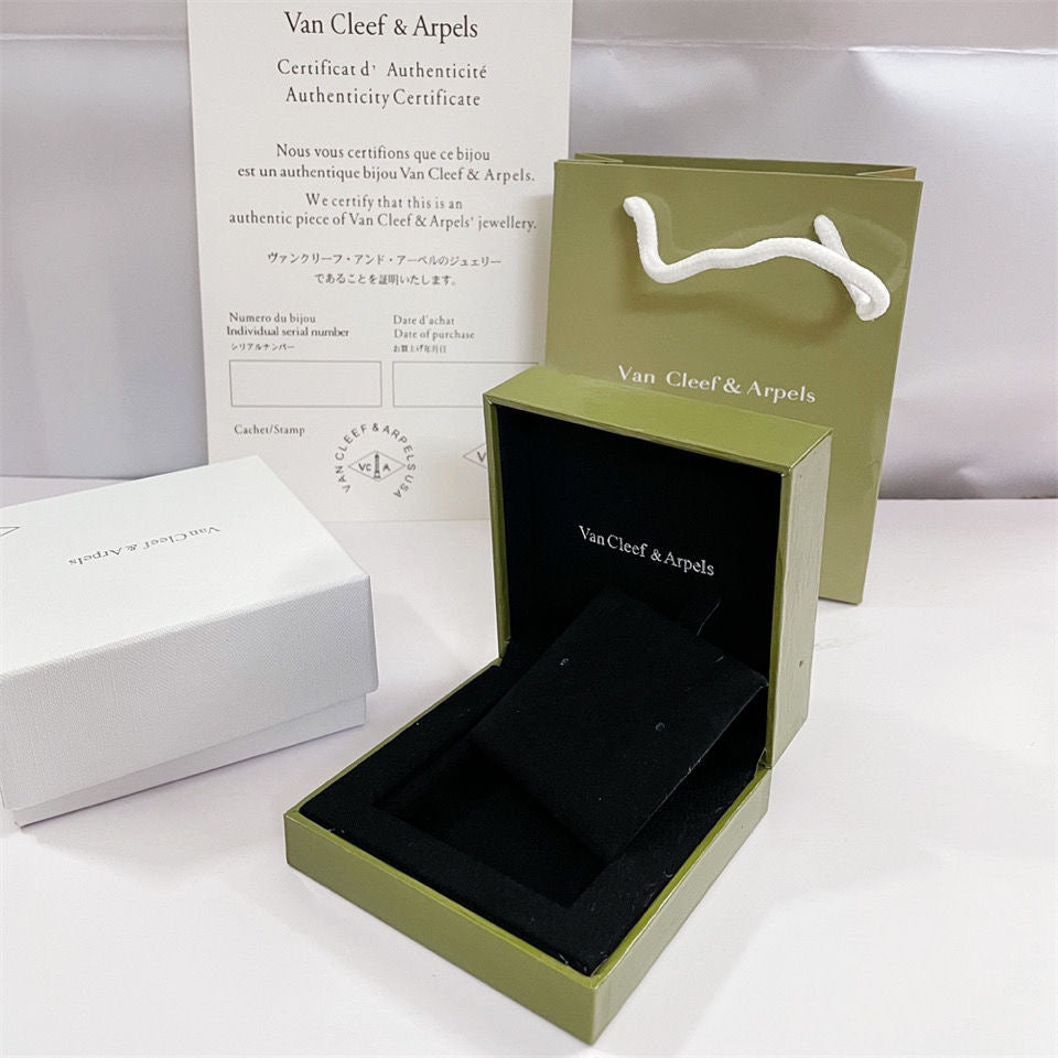 [Angela Jewellery]VA CLOVER BRACELET NECKLACE RING BOX GIFT BAG