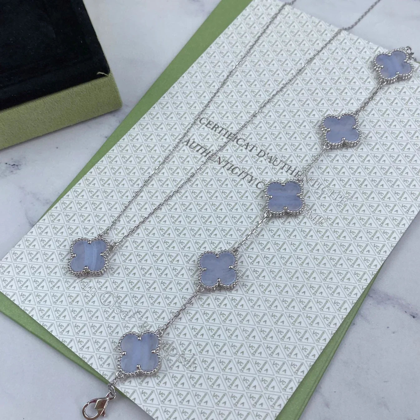 [Angela Jewelry] CLOVER 5 MOTIF PURPLE CHALCEDONY BRACELET COLLECTION