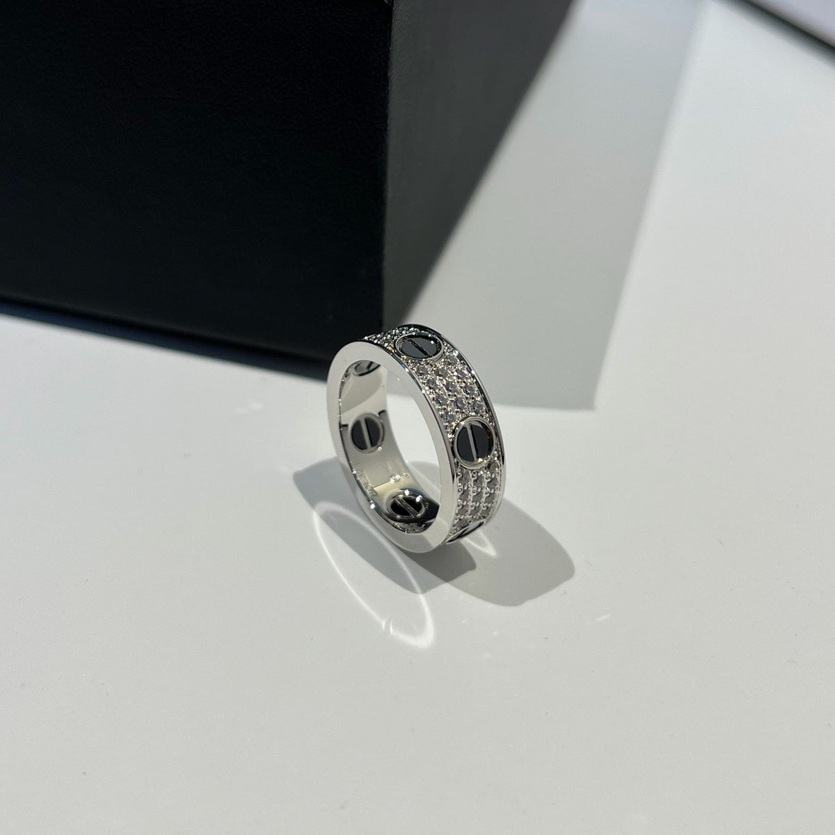 [Angela Jewelry]LOVE RING 5.5MM DIAMONDS PAVED CERAMIC