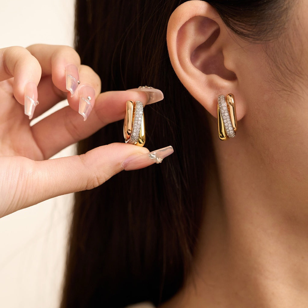 [Angela Jewelry]TRINITY HALF DIAMOND  CUSHION EARRINGS