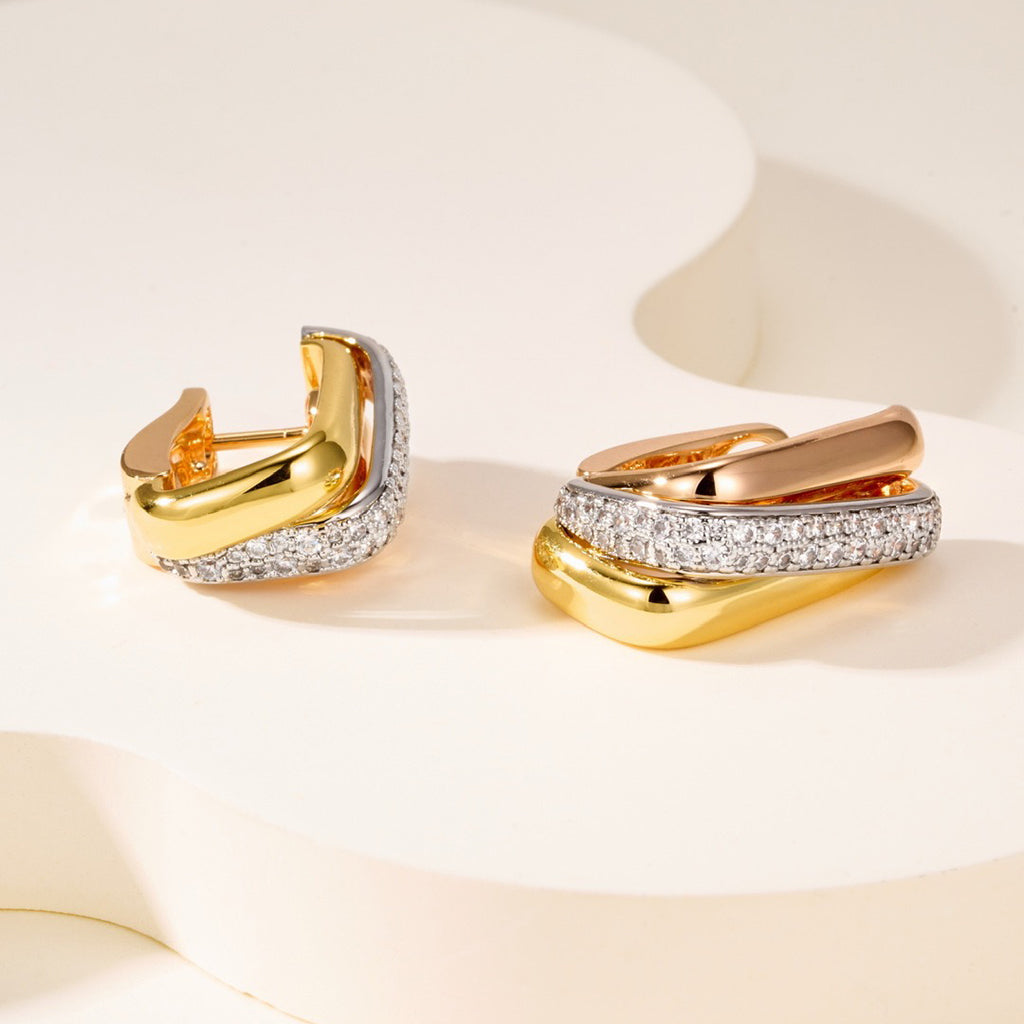 [Angela Jewelry]TRINITY HALF DIAMOND  CUSHION EARRINGS
