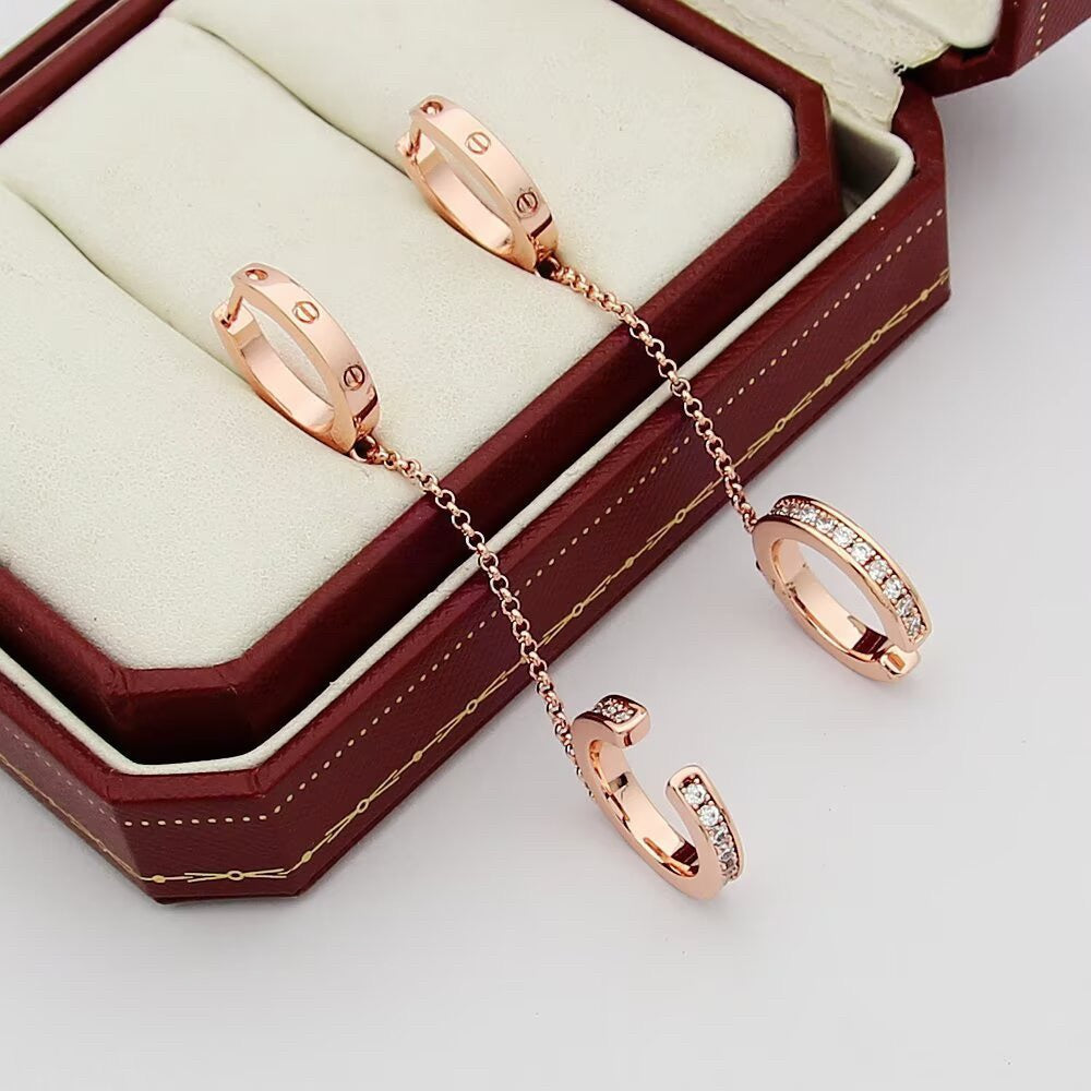 [Angela Jewelry]LOVE 3.0MM HALF DIAMOND EARRINGS