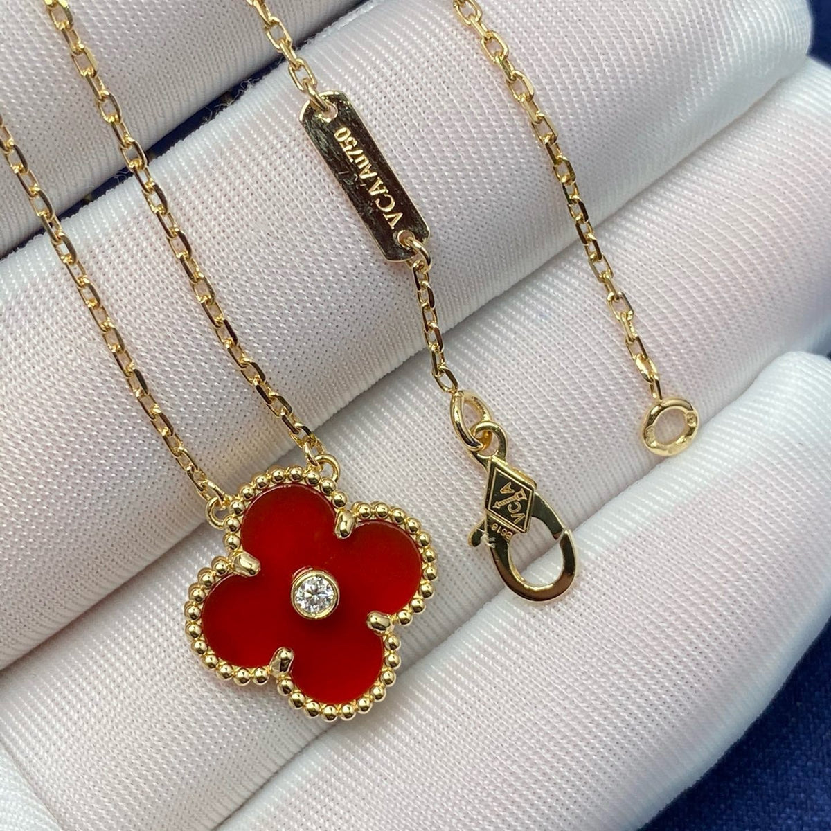 [Angela Jewellery]CLOVER 15MM DIAMOND CARNELIAN NECKLACE