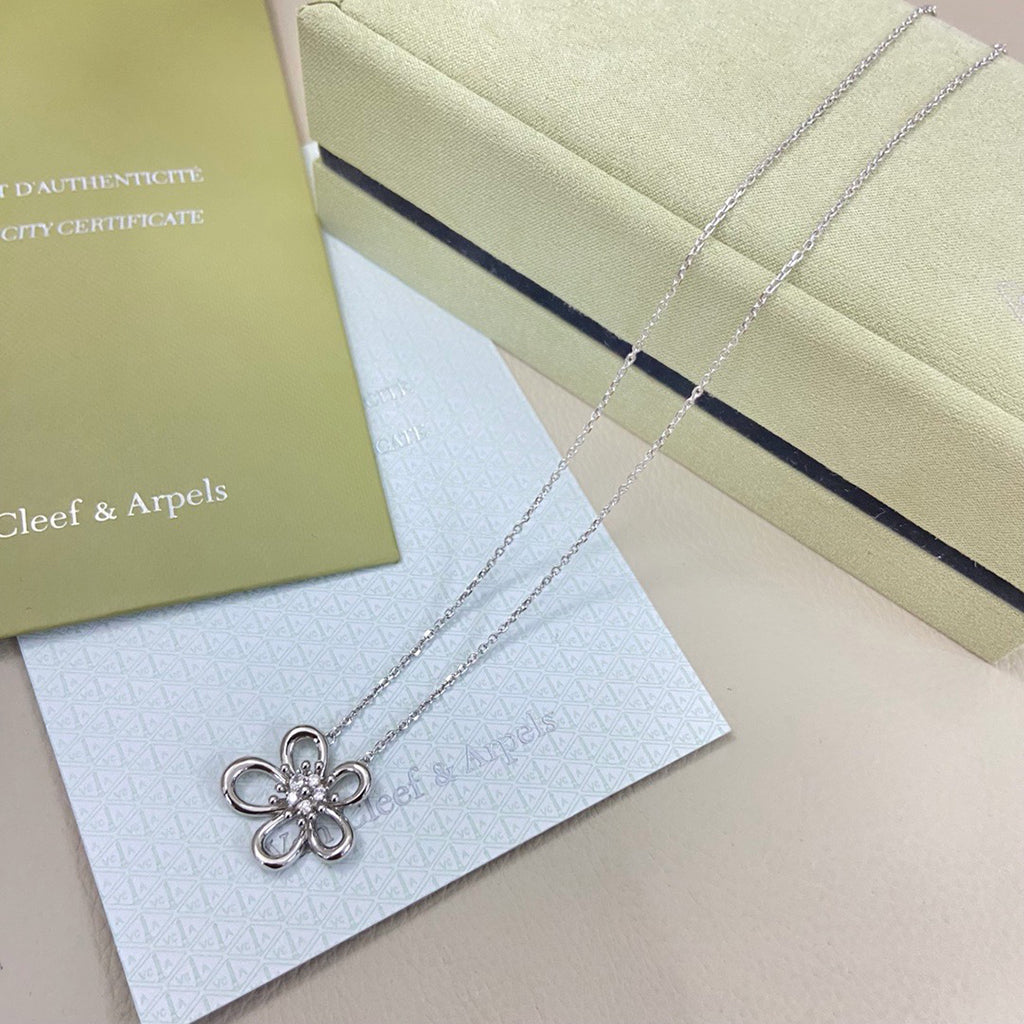 [Angela Jewelry]FLOWERLACE NECKLACE 5 DIAMONDS
