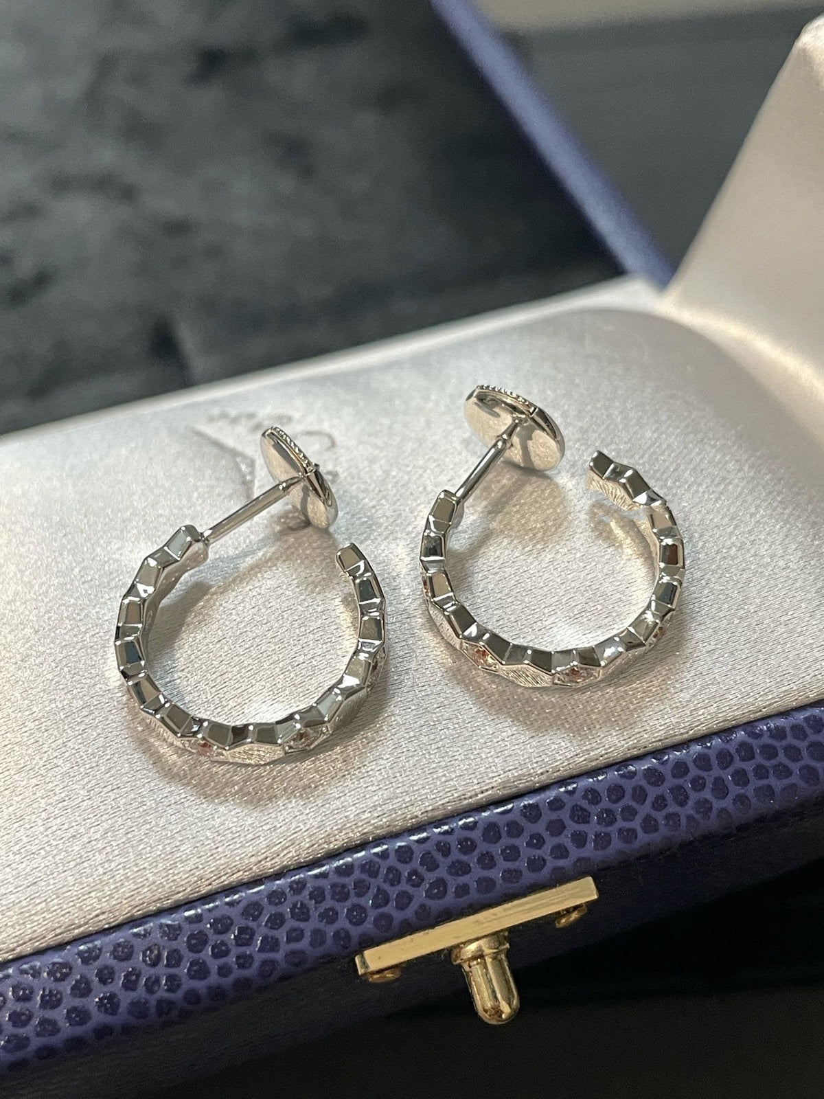 [アンジェラジュエリー]中空デザイン 四つ葉のクローバー フラワーシェイプリング