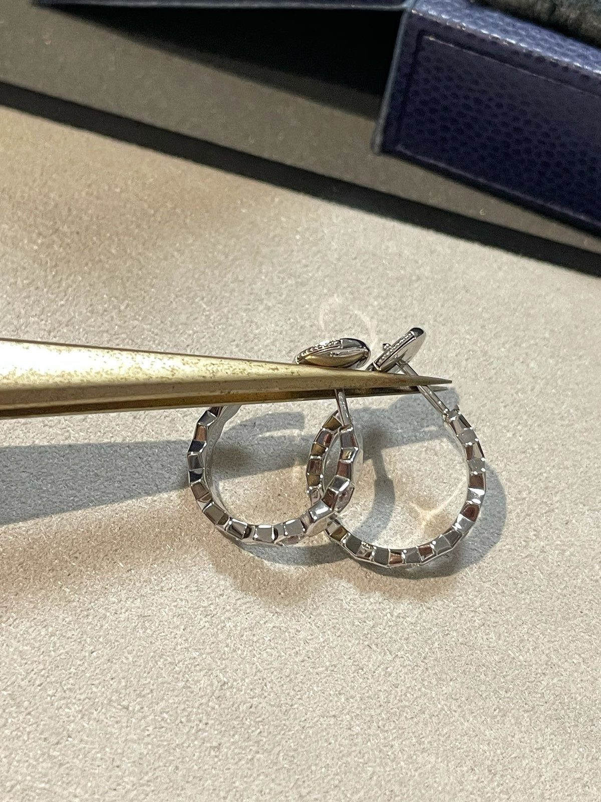 [アンジェラジュエリー]中空デザイン 四つ葉のクローバー フラワーシェイプリング