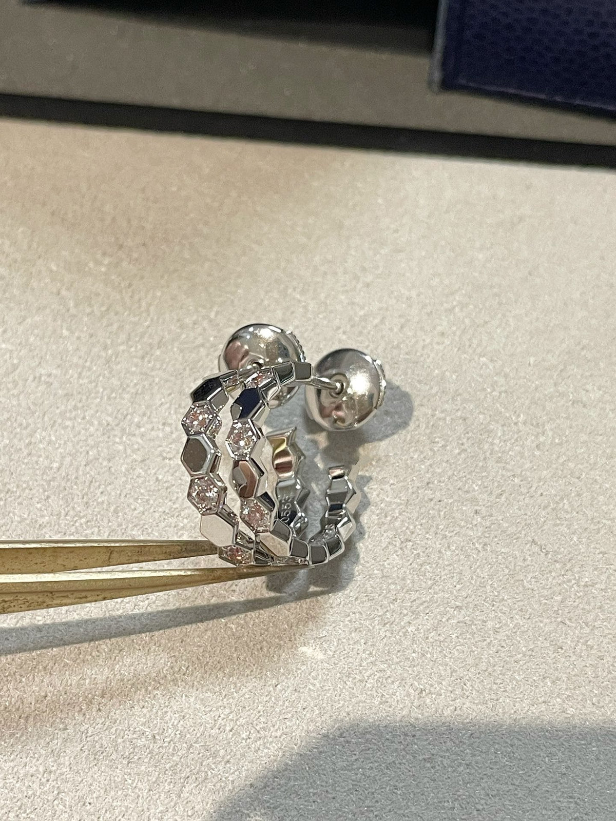 [アンジェラジュエリー]中空デザイン 四つ葉のクローバー フラワーシェイプリング