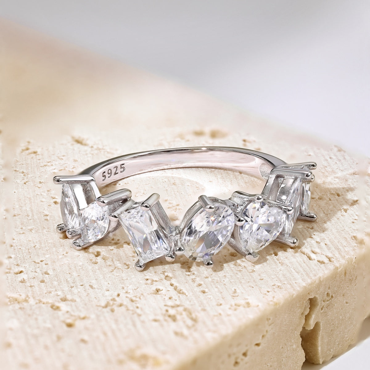 [Angela Jewelry]Delicate Multi Cut Ring