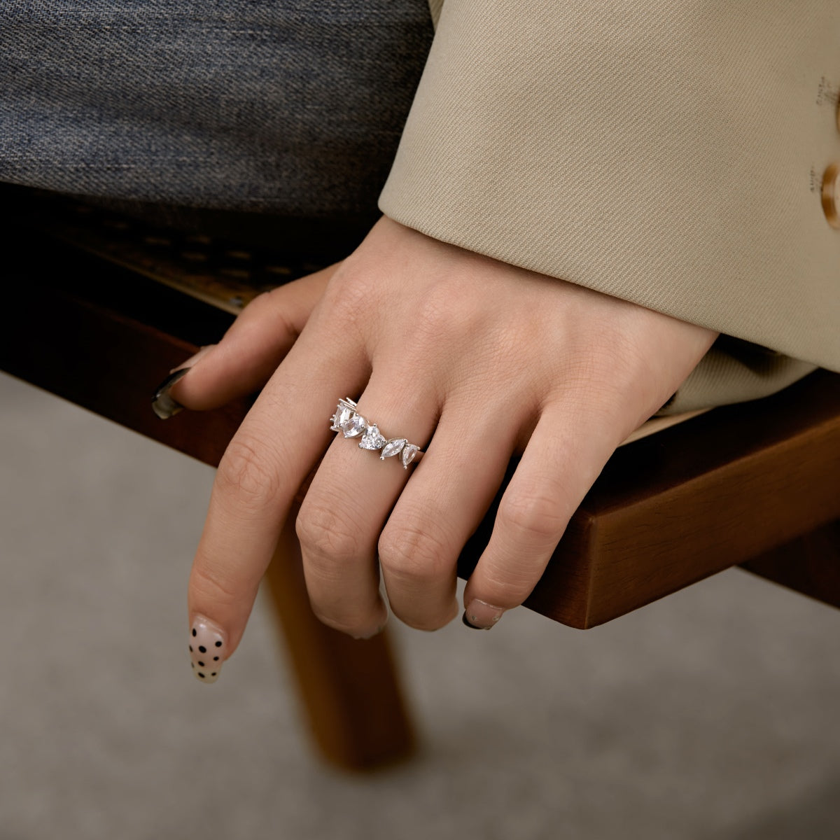Angela Jewelry]Delicate Multi Cut Ring