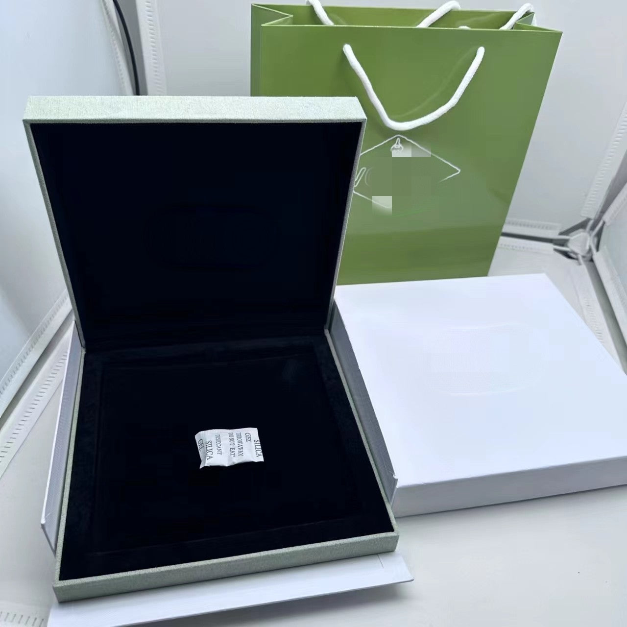 [Angela Jewelry]VA CLOVER BOX GIFT BAG
