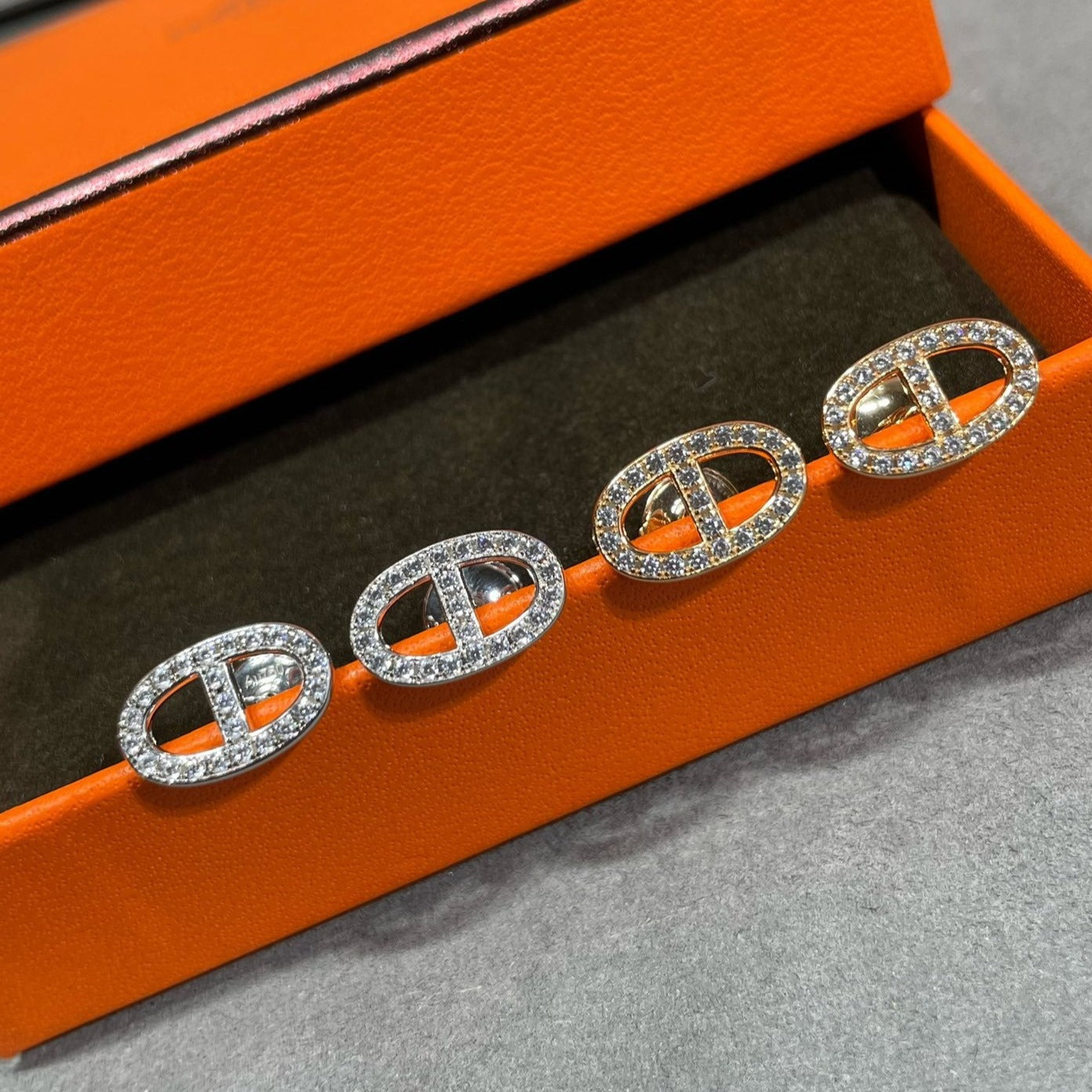 [アンジェラジュエリー]HM フルダイヤモンド ピッグノーズ スタッドピアス