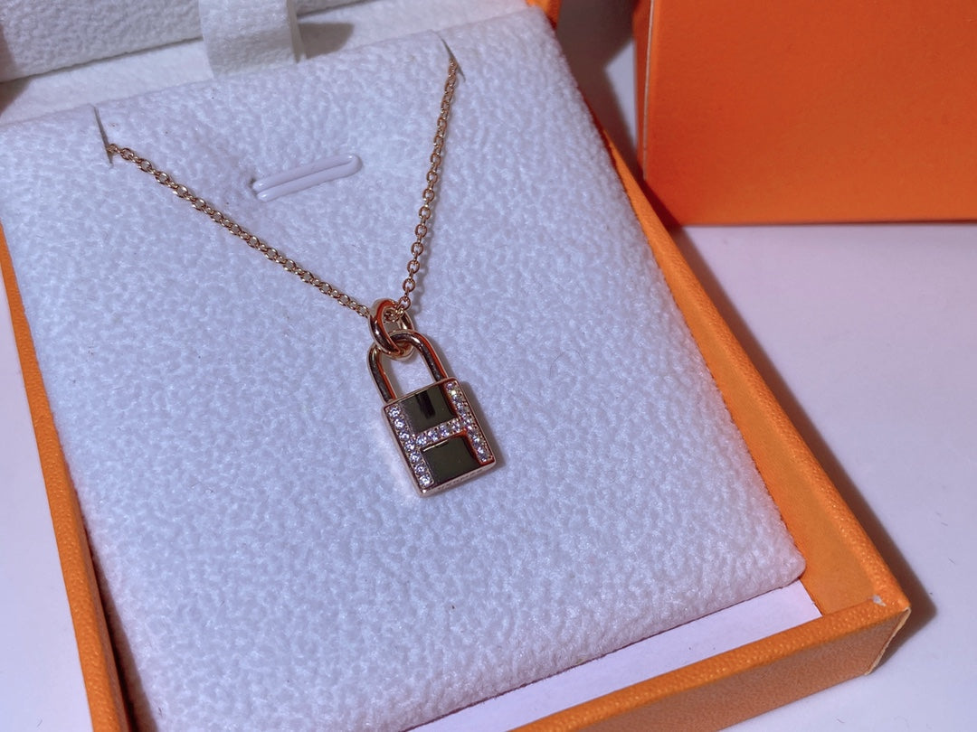 [アンジェラジュエリー]HM アドバンスド ニッチロック ヘッドネックレス ダイヤモンド