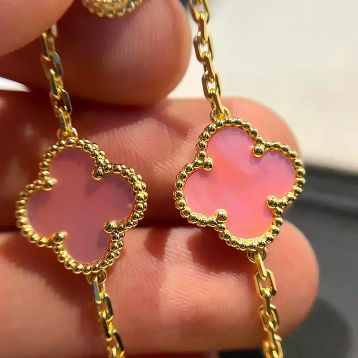 [Angela Jewelry] CLOVER 5 MOTIFS  PINK MOP BRACELET COLLECTION