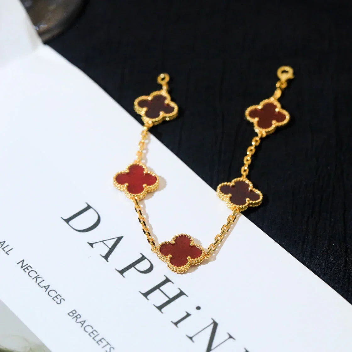 [Angela Jewelry] CLOVER 5 MOTIF RED CORNELIAN BRACELET COLLECTION
