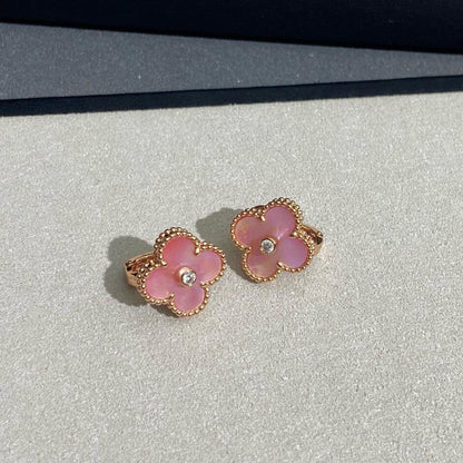 [Angela Jewelry]CLOVER MEDIUM 1 DIAMOND PINK EARRINGS