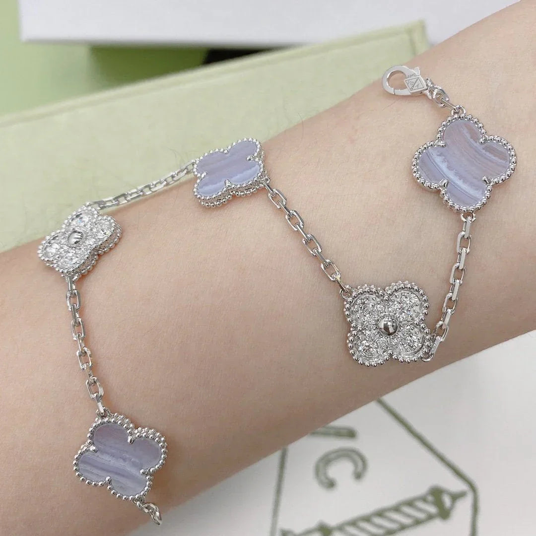 [Angela Jewelry] CLOVER 5 MOTIF PURPLE CHALCEDONY BRACELET COLLECTION